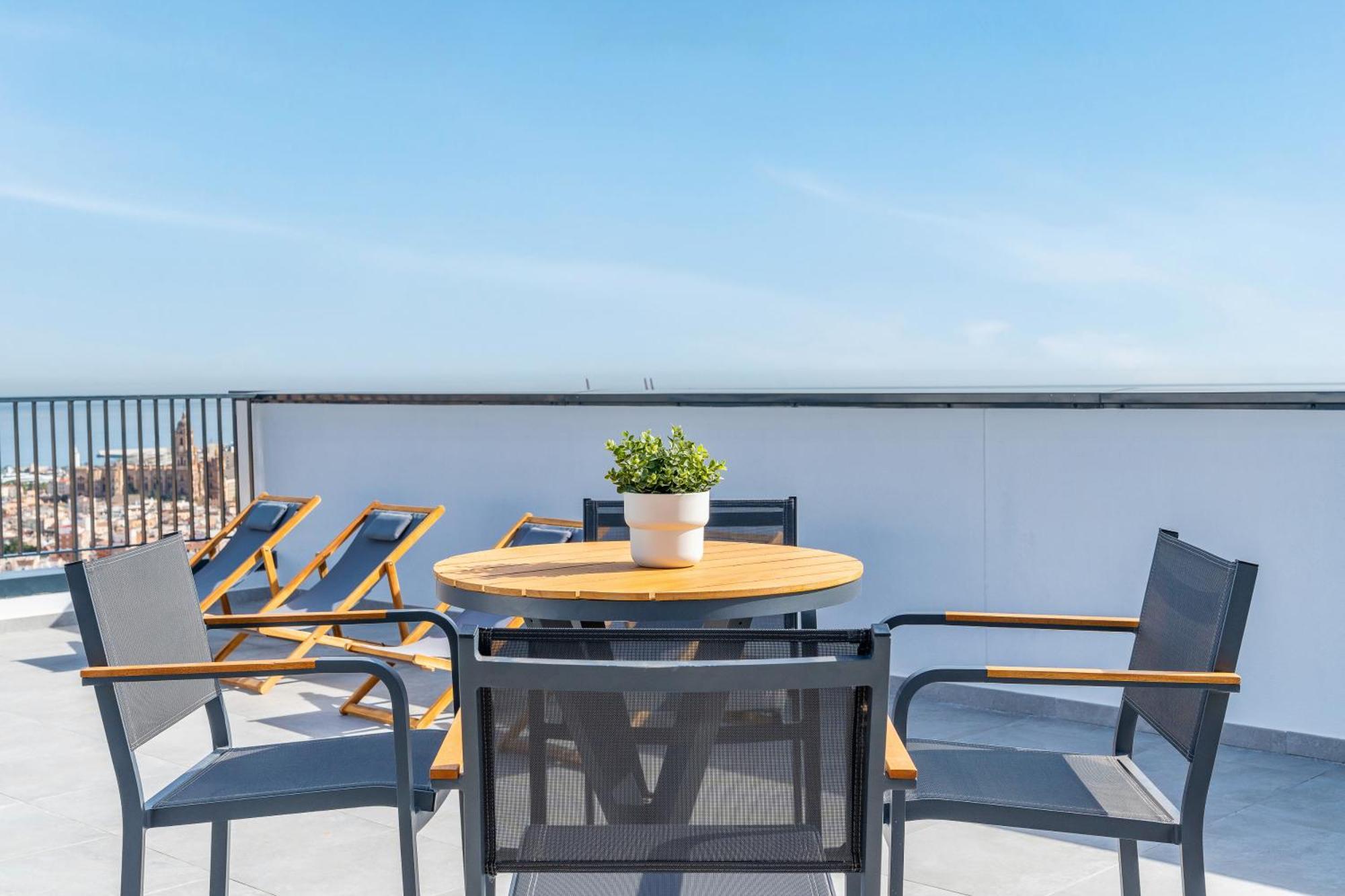 Malaga Tower View Apartment ภายนอก รูปภาพ