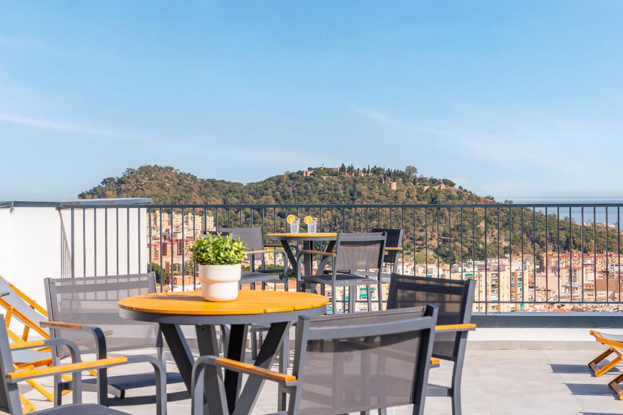 Malaga Tower View Apartment ภายนอก รูปภาพ