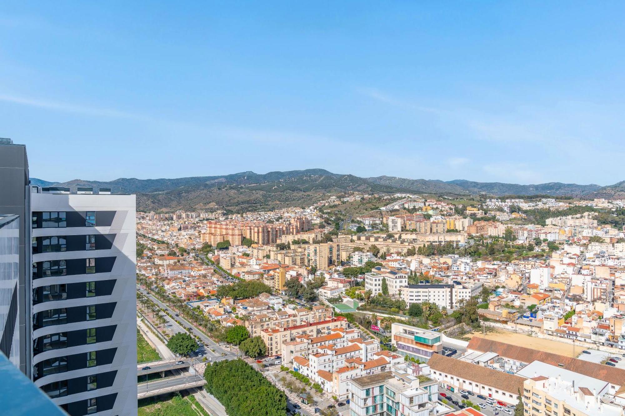 Malaga Tower View Apartment ภายนอก รูปภาพ
