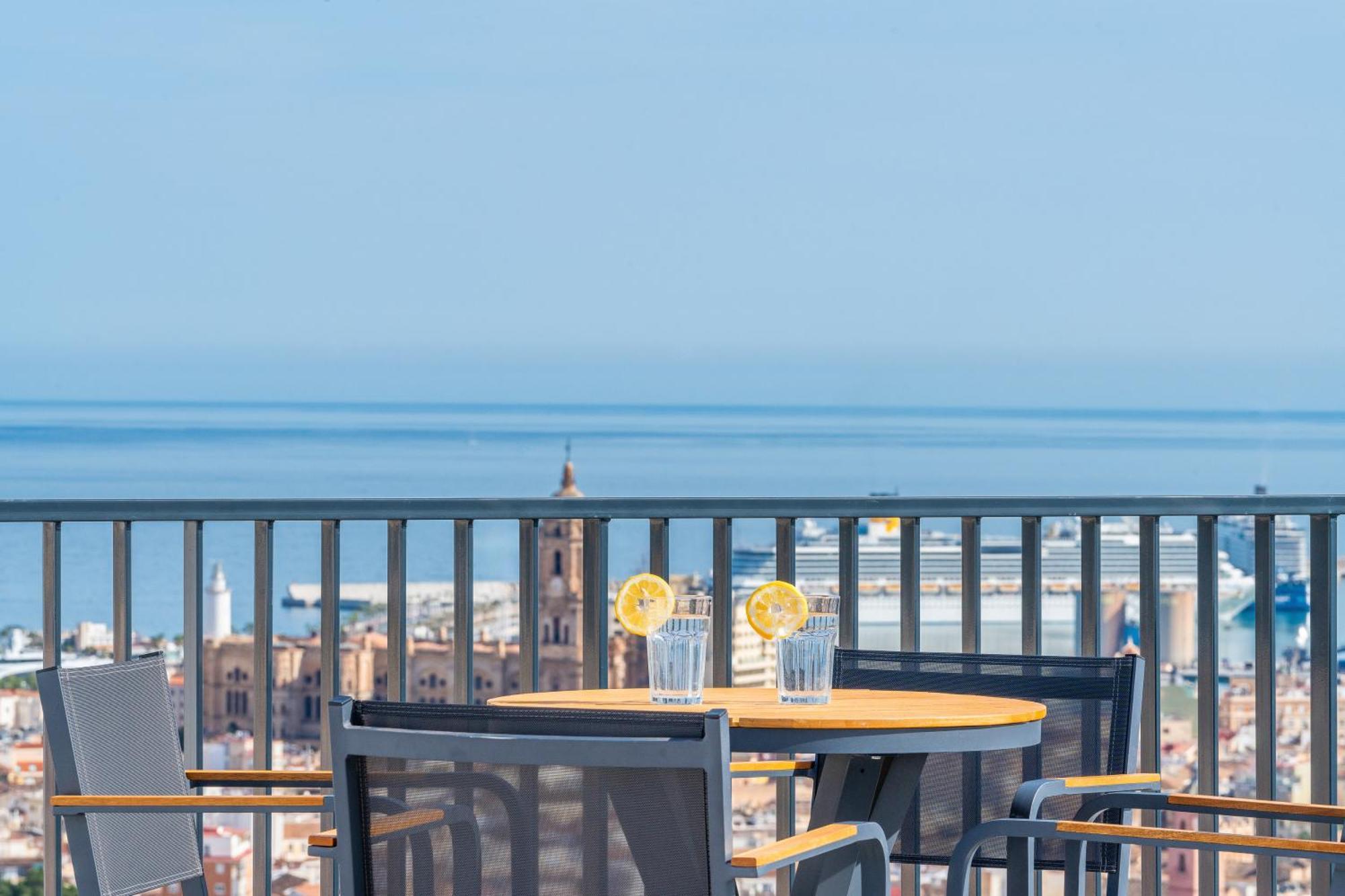 Malaga Tower View Apartment ภายนอก รูปภาพ