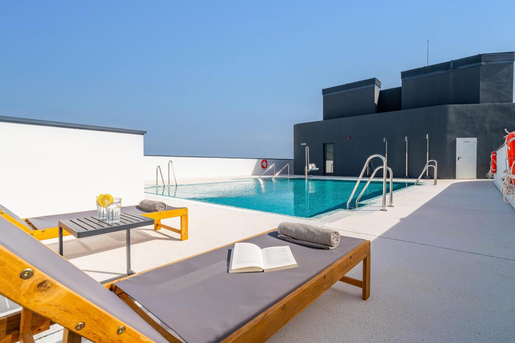 Malaga Tower View Apartment ภายนอก รูปภาพ
