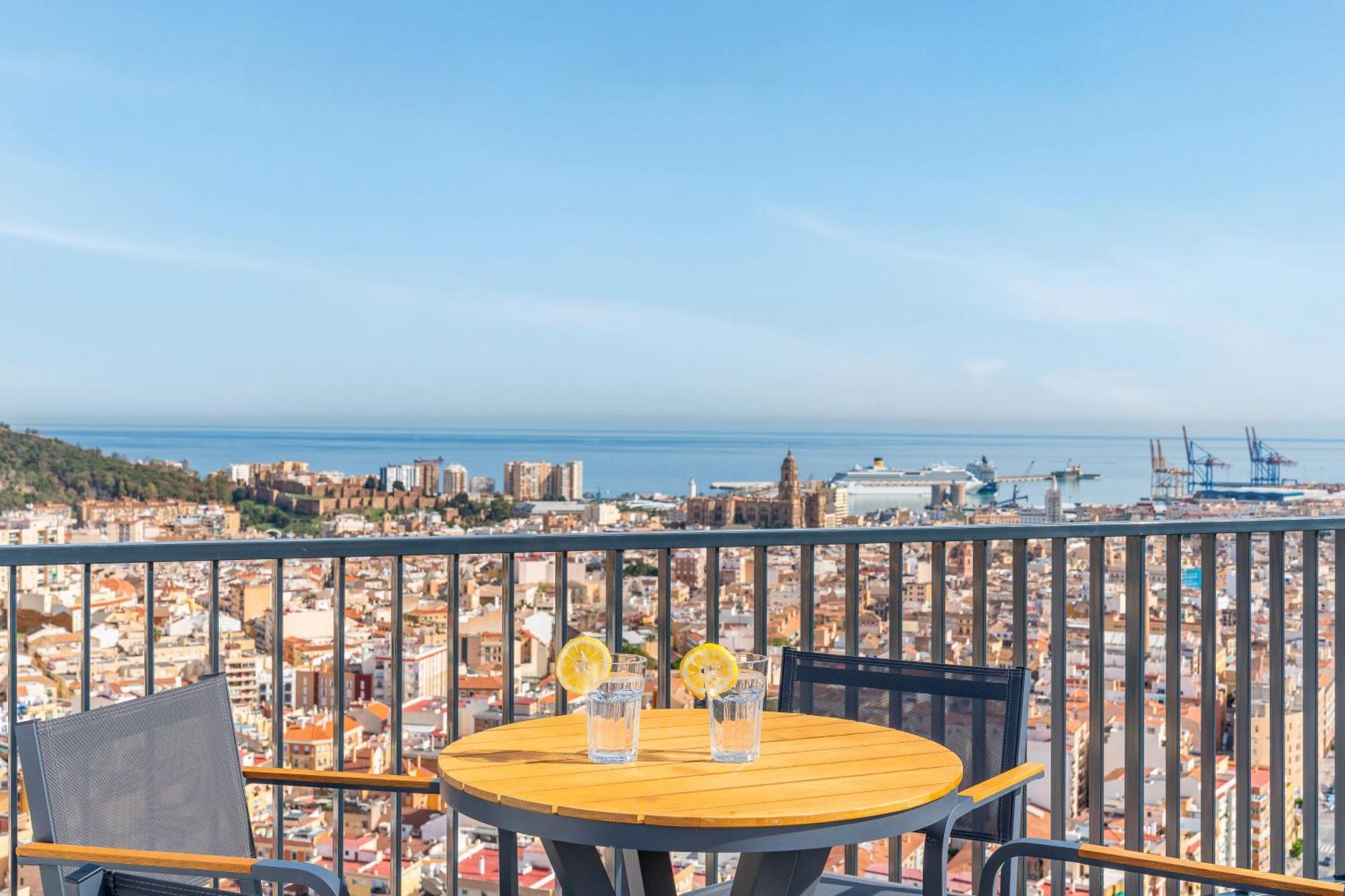Malaga Tower View Apartment ภายนอก รูปภาพ