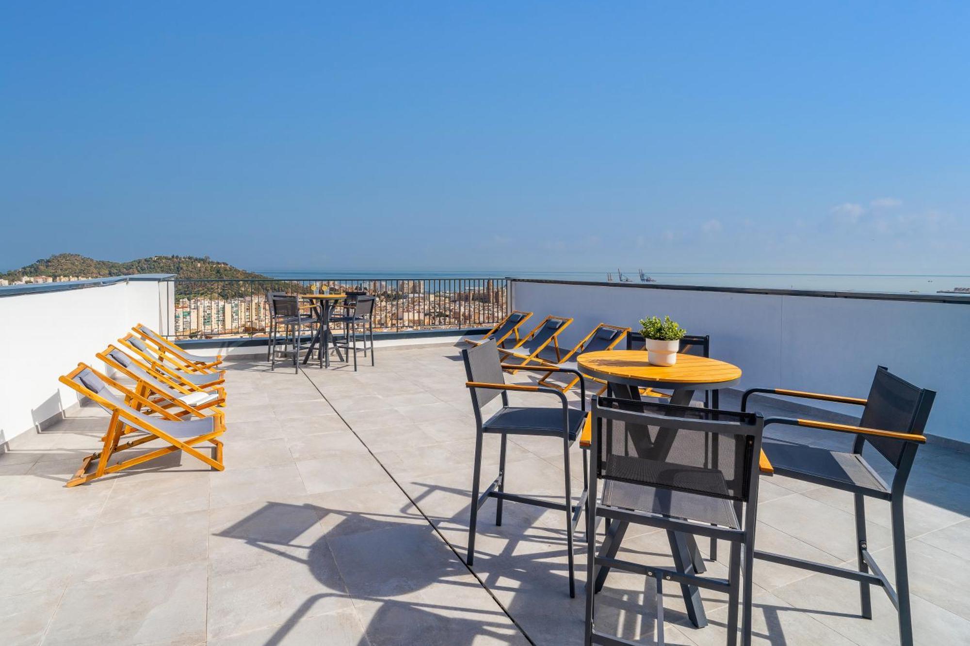 Malaga Tower View Apartment ภายนอก รูปภาพ